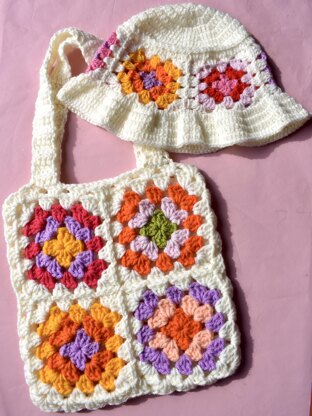 Granny squares tote bag - Realm Designs - Image 6