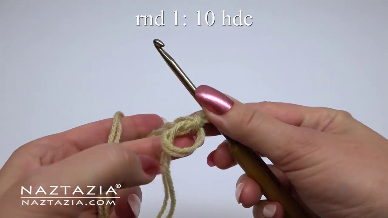 Donna Wolfe demonstrates how to create a loose slip knot to begin the magic ring.