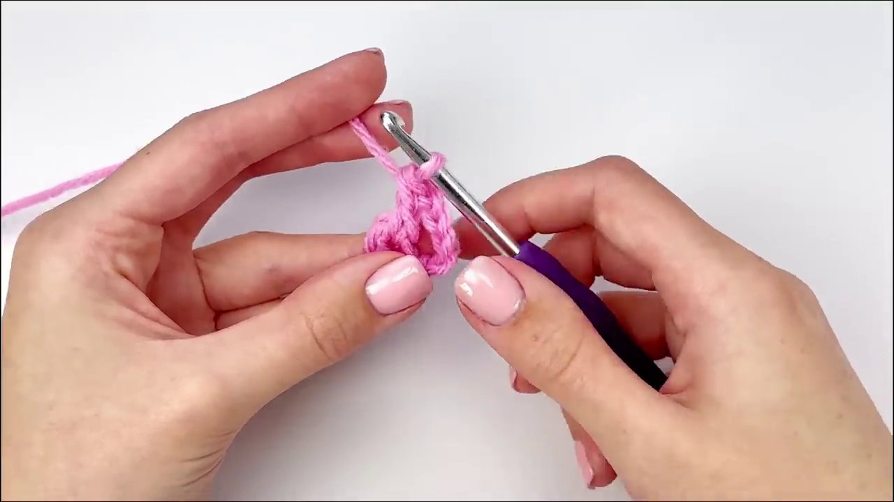 A completed Round One square, showing the four distinct corners made from chain-two spaces.