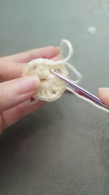 A Simple Granny Square with a Decorative Twist
